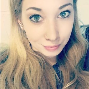 Meet your Posher, Lena