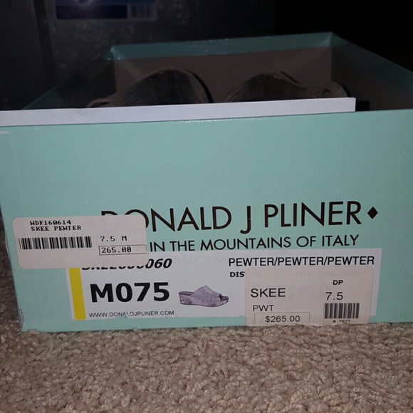 *FINAL SALE!*DONALD J PLINER wedges size 7.5! NIB! - Picture 4 of 4
