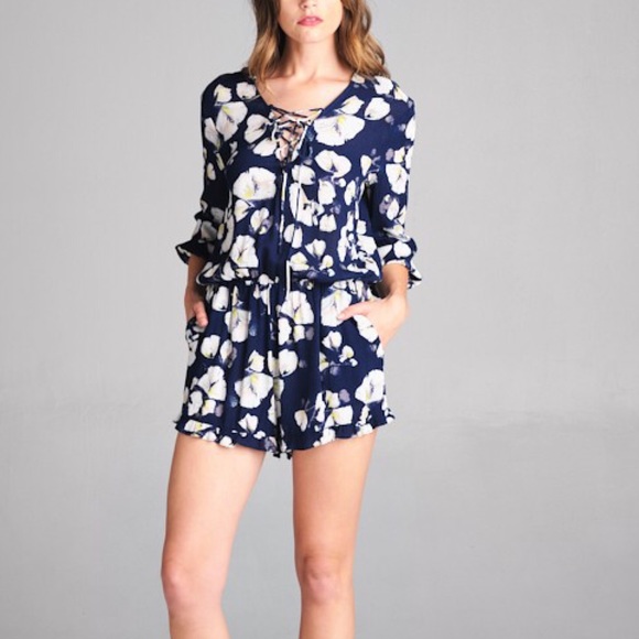 🆕YURI lace up front floral romper - NAVY - Picture 2 of 3