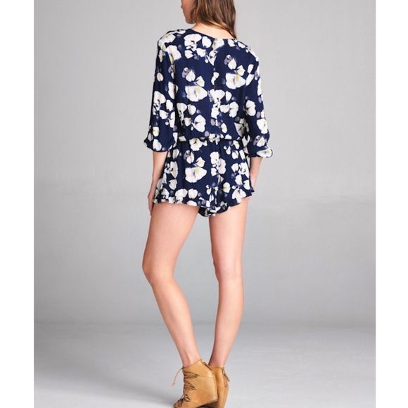 🆕YURI lace up front floral romper - NAVY - Picture 3 of 3