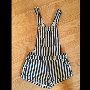 Denim vertical stripped overalls