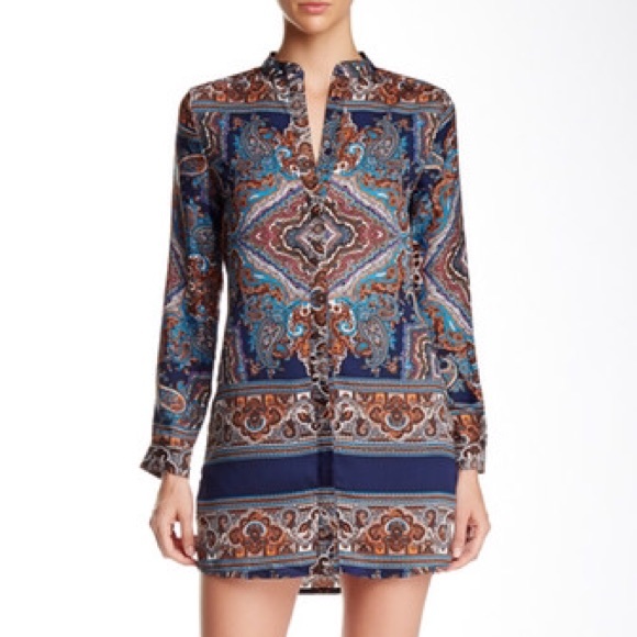 Missguided Dresses & Skirts - Missguided Mock Neck Shift Dress