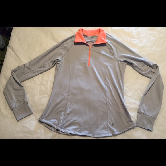 ☄Old Navy Semi Fitted Active Wear Sweater☄