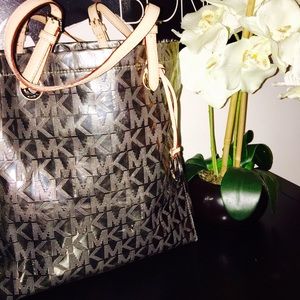 Original Michael Kors Patented leather Large Tote