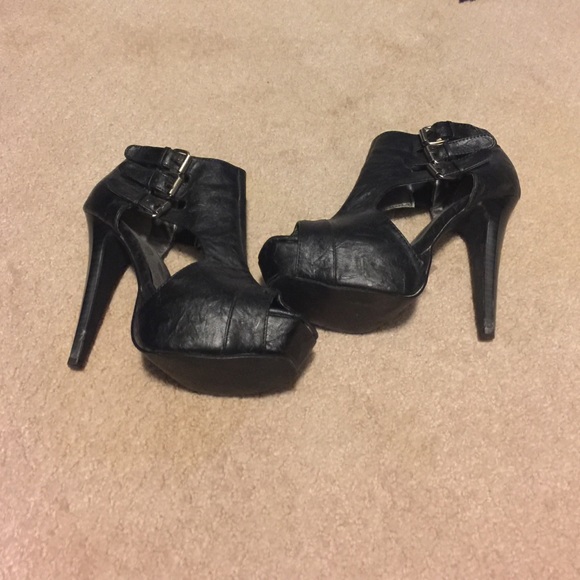 Heels!! - Picture 1 of 3