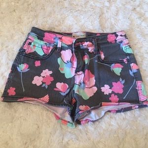 Children's Roxy floral shorts