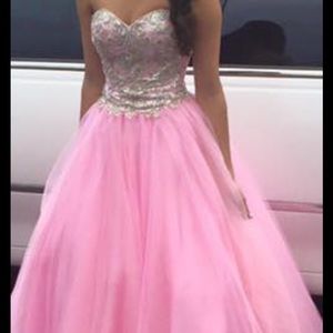 Beautiful Prom or Sweet Sixteen Dress