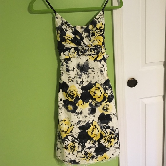 Floral patterned dress - Picture 1 of 3