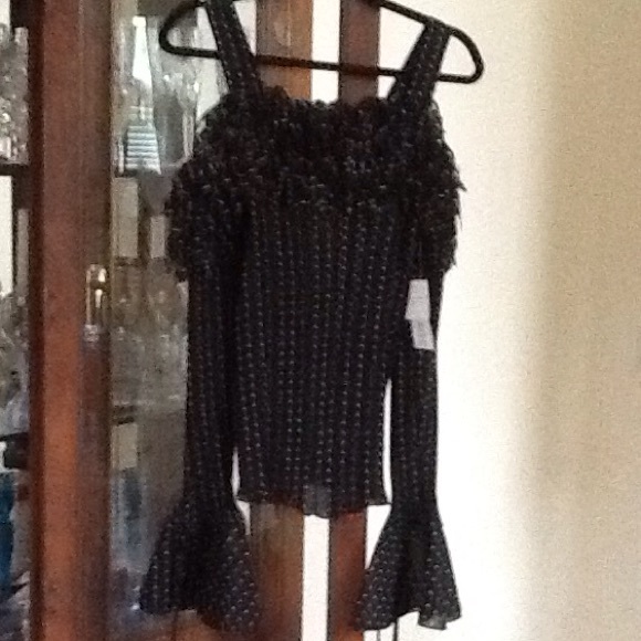 Bare shoulder sexy fun top