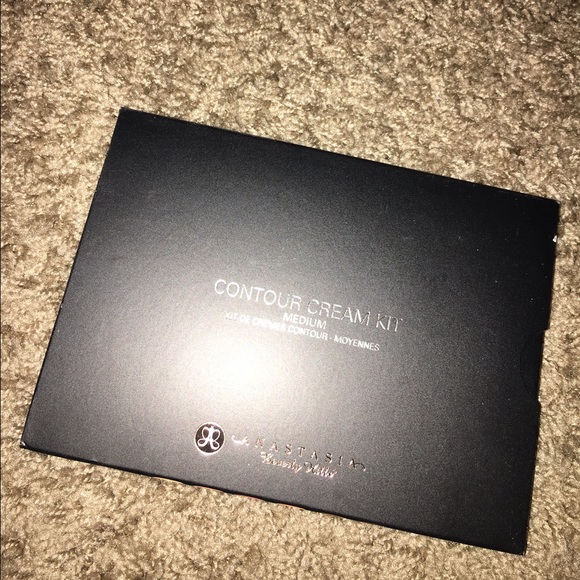 Anastisa Beverly Hills Cream Contour Kit!