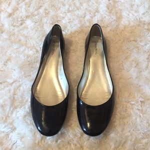 Woman's 8.5 patent black flats