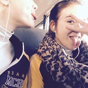 Meet your Posher, Dezi