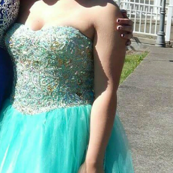 Prom gown