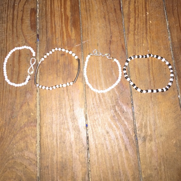 Bracelets - Picture 1 of 4