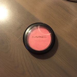 Mac powder blush in "Lovecloud"