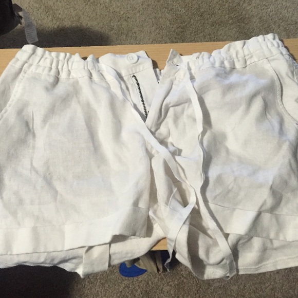 Old navy white loose fitting shorts