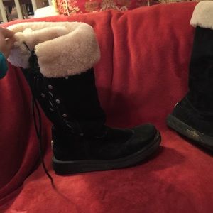 Tall side lace boots