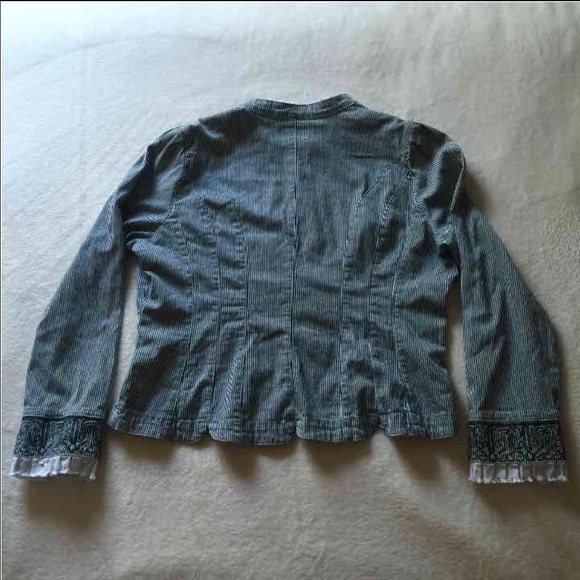 Incredibly ADORABLE Jacket! 😍 - Picture 4 of 4