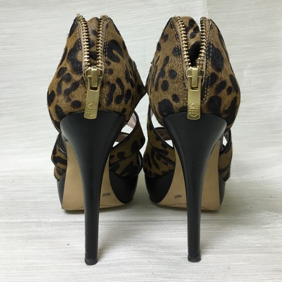 Vince Camuto Cheetah Print Strappy Platforms - Picture 3 of 4