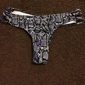 Brand new never worn bathing suit set!