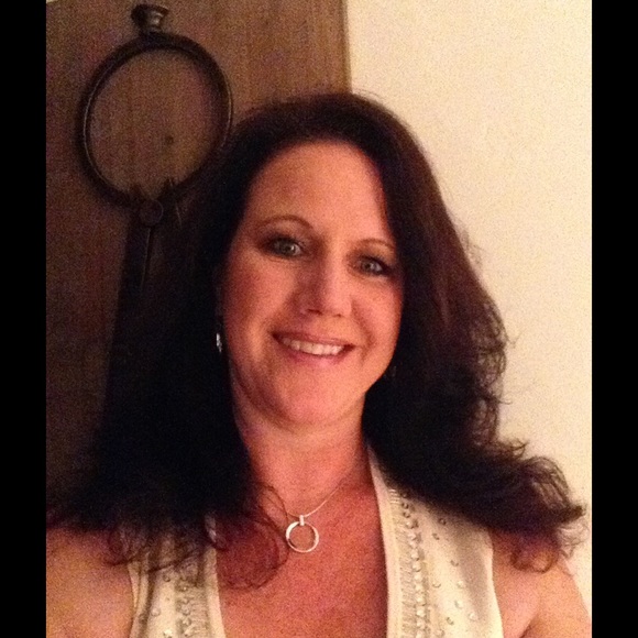 Meet your Posher, Nadine - Picture 1 of 1