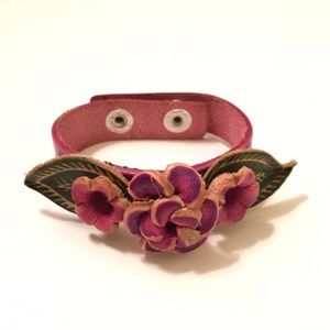 Leather flower bracelet