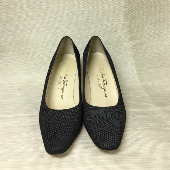 Salvatore Ferragamo Gray Suede Lizard Print Pumps - Picture 2 of 3