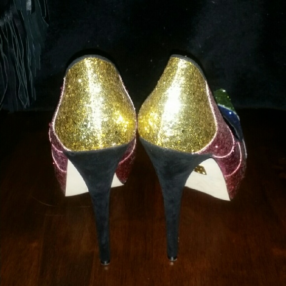 Multi colored pumps - Picture 2 of 3