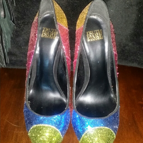 Multi colored pumps - Picture 3 of 3