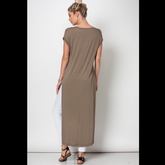 “Moon River” Mocha Side Hi Lo V-neck Dressy Top - Picture 4 of 4