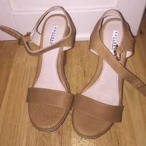 Kayleen- by Los Angeles- Cheri Nude wedges- size 7