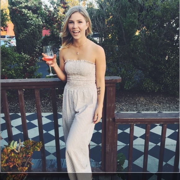 MEET YOUR POSHER - Picture 3 of 4