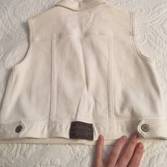 White denim vest size Large👇🏻👇🏻👇🏻 - Picture 4 of 4