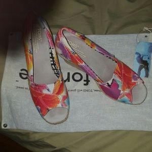 TOMS  peep toe wedges