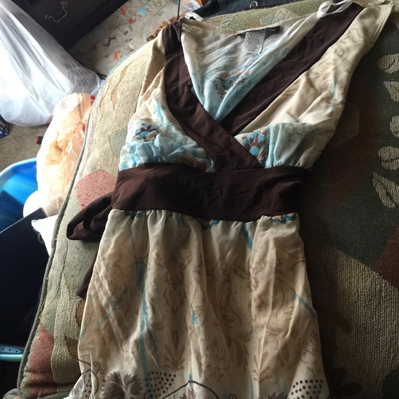 No sleeve lace shimmery blouse