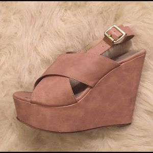 Light caramel wedges *Final Price*