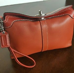 Coach hampton wristlet