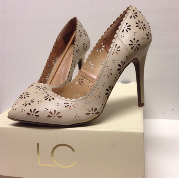 Lc Lauren Conrad Shoes Lauren Conrad Floral Cutout Heels Poshmark Последние твиты от lauren conrad (@laurenconrad). poshmark