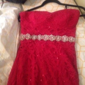 I am selling a formal dress.