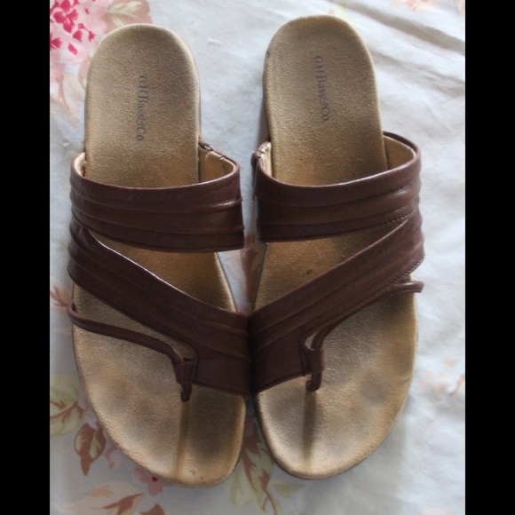 G.H. Bass brown slip on comfort sandal 8 1/2 Med