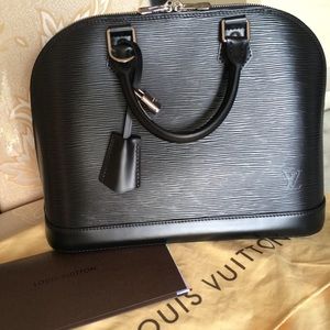 **SOLD** LV Alma PM Epi Anthracite Noir Gray