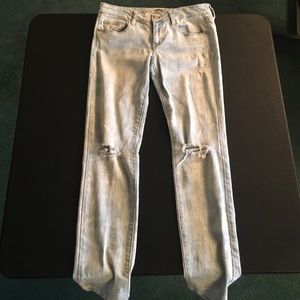 Light Wash American Eagle Skinny Jeans
