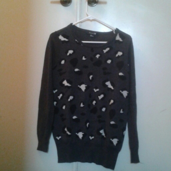 Sweater - Picture 1 of 1