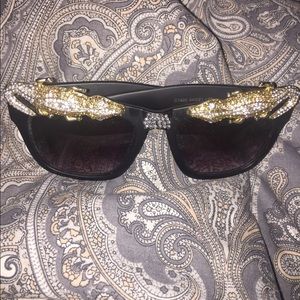 Close the maze sunglasses