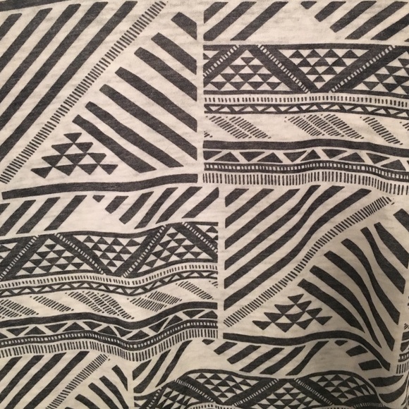 Aztec Geometric V Neck - Picture 2 of 3