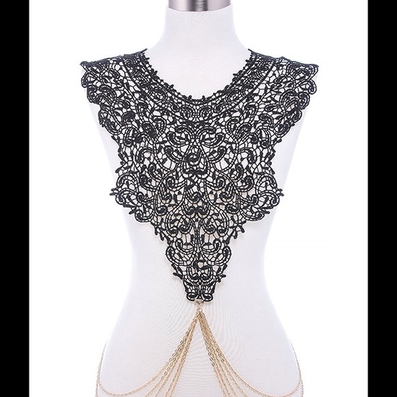 Black lace and gold chain statement necklace! - Picture 4 of 5