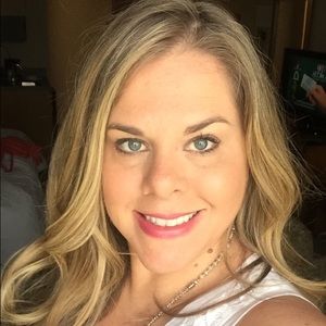 Meet your Posher, Alisa