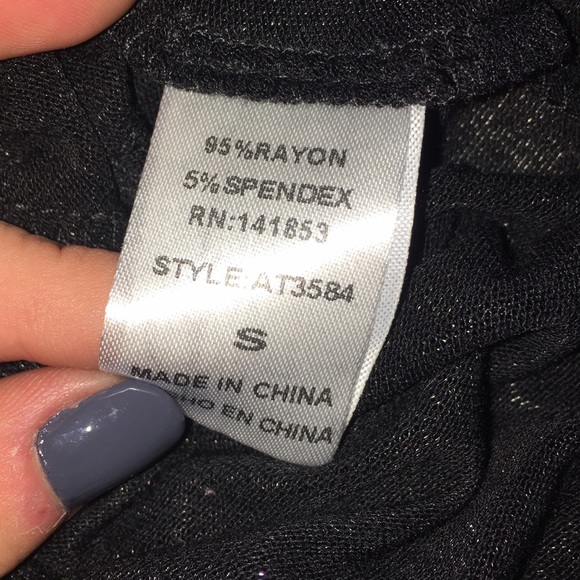 Black long sleeve with bow - Picture 2 of 2