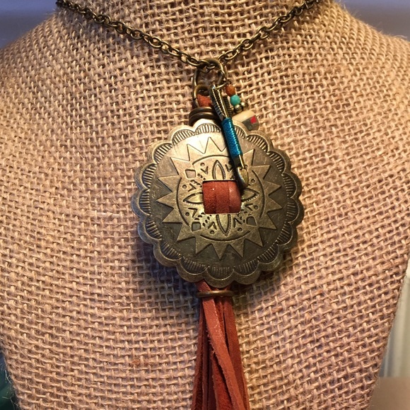 28" Concho & Tassel Necklace - Picture 3 of 3