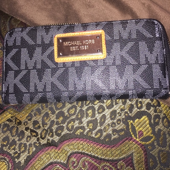 Black Michael Kors Wallet